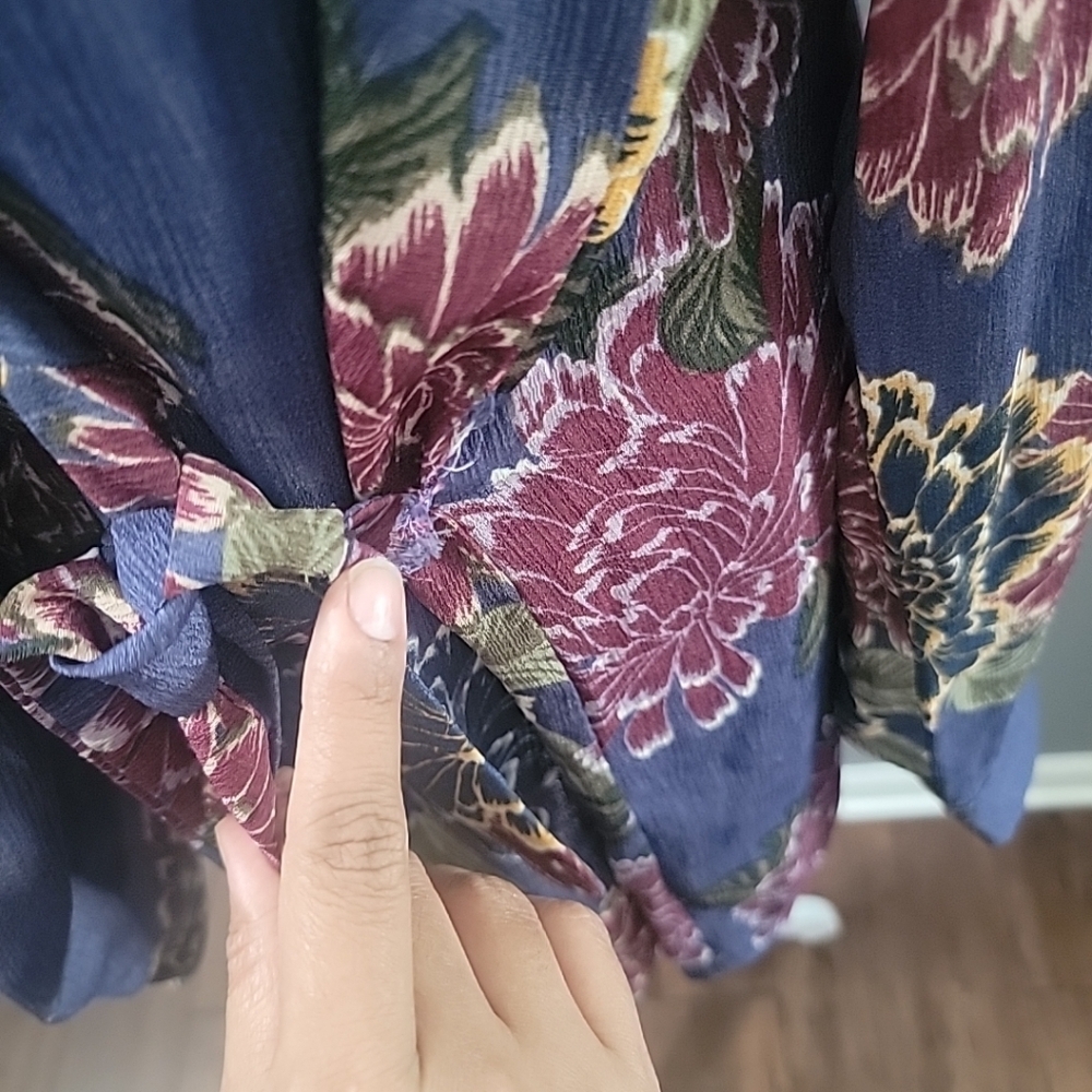 Emelia Floral Cottage Core Wrap Long Sleeve Blouse Sz Large Lightweight - Picture 5 of 9
